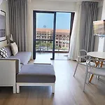 Coral Compostela شقة